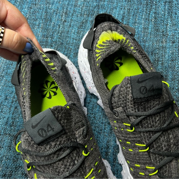 Nike Space Hippie 04 Sneakers in Black Grey Volt - Picture 6 of 11